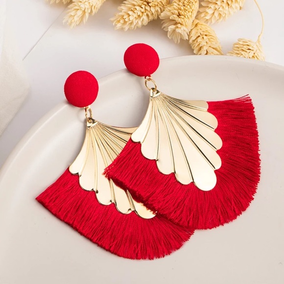 Jewelry - ⚜️[𝟯/$𝟮𝟴]⚜️Big Red Tassel Floral Earrings NEW